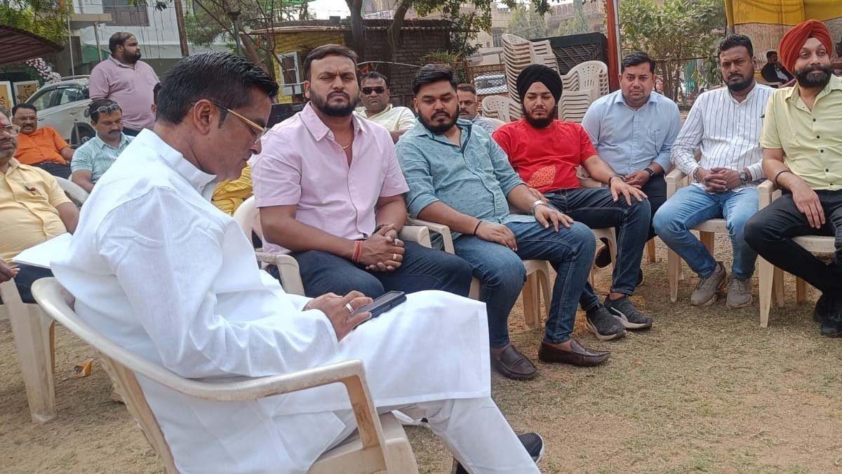 नए साल के जश्न में रहेगी शांति, विधायक रिकेश से मिलकर होटल और रेस्टोरेंट मालिकों ने दिया सहयोग का भरोसा