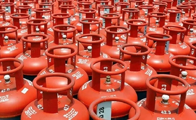 LPG e-KYC : 31 मार्च तक बड़ी तारीख, BPCL के बाद IOC ने भी लॉन्च किया ऐप… घर बैठे ऐसे करें अपनी ई-केवाईसी