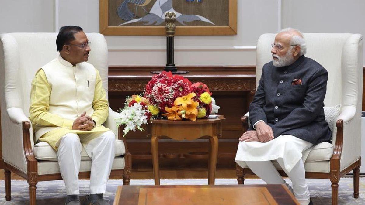 एक्शन में साय सरकार… 13 दिनों में पूरी की मोदी की 3 गारंटियां, अब महतारी के वंदन की तैयारी!