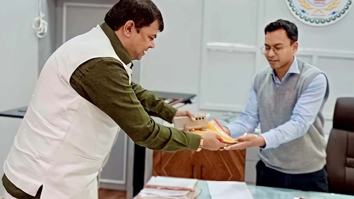 भिलाई निगम के नए आयुक्त डीके ध्रुव ने संभाला कार्यभार, उपनेता प्रतिपक्ष दया सिंह ने मुलाकात कर विभिन्न विषयों पर की चर्चा