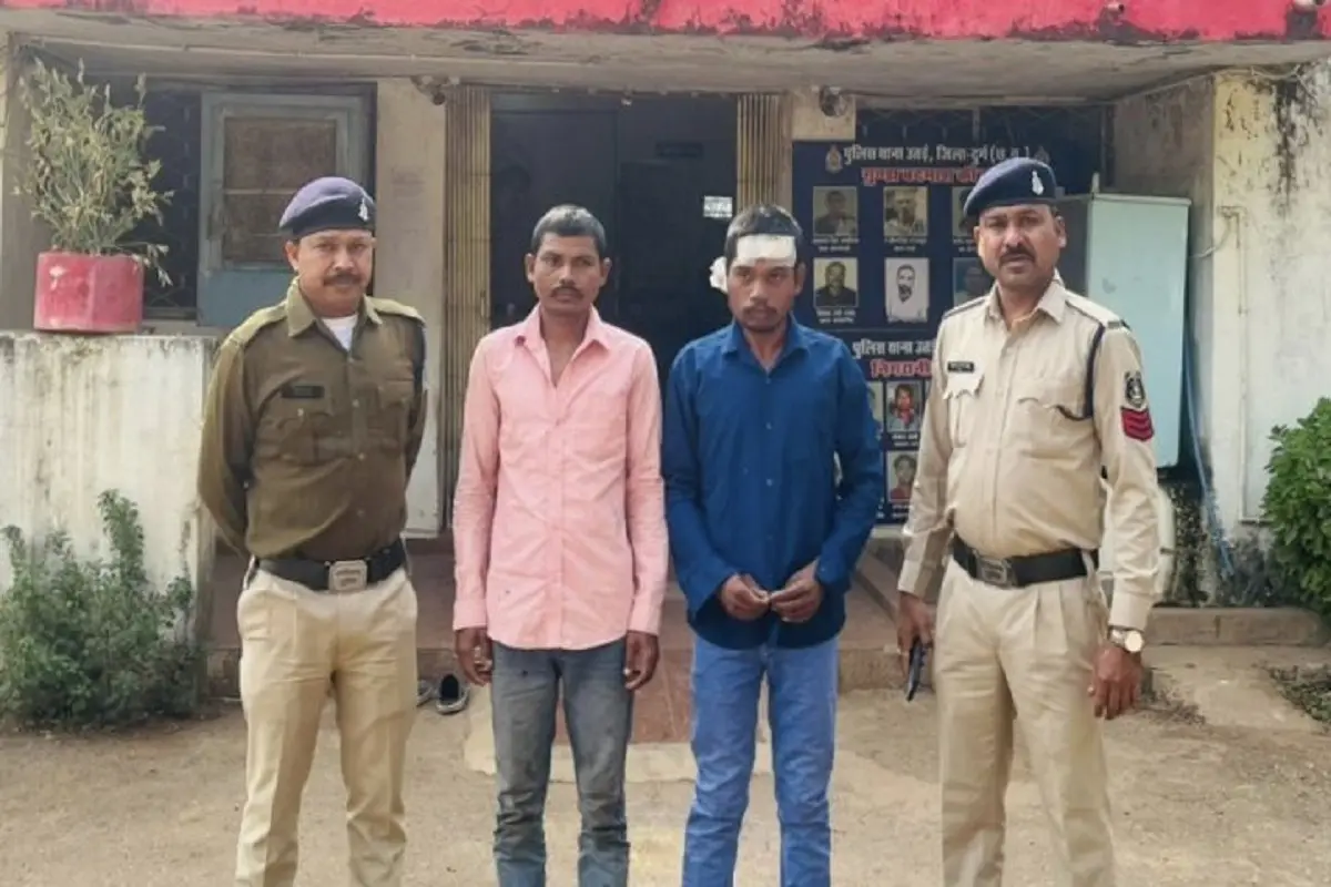 CG Crime: शराब को लेकर दो भाइयों के बीच खूनी संघर्ष, छुड़ाने गए पिता को भी नहीं छोड़ा