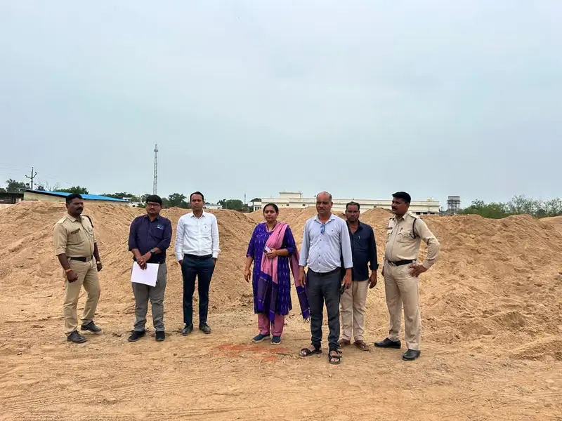छत्तीसगढ़ में अवैध रेत खनन पर बड़ी कार्रवाई: खनिज और राजस्व विभाग ने जब्त की 6000 घन मीटर रेत