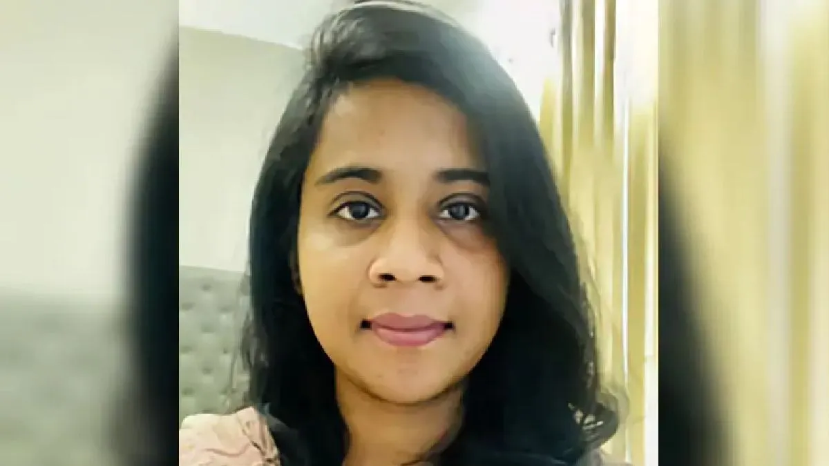 12 राज्यों में बम धमकी की साजिश रचने वाली महिला गिरफ्तार, प्रेमी को फंसाने के लिए बनाया खतरनाक प्लान