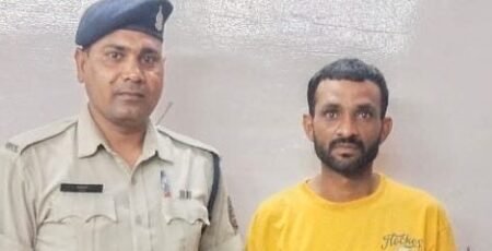 रायपुर: पान ठेला संचालक 2 किलो गांजा और हथियारों के साथ गिरफ्तार, ठेला सील