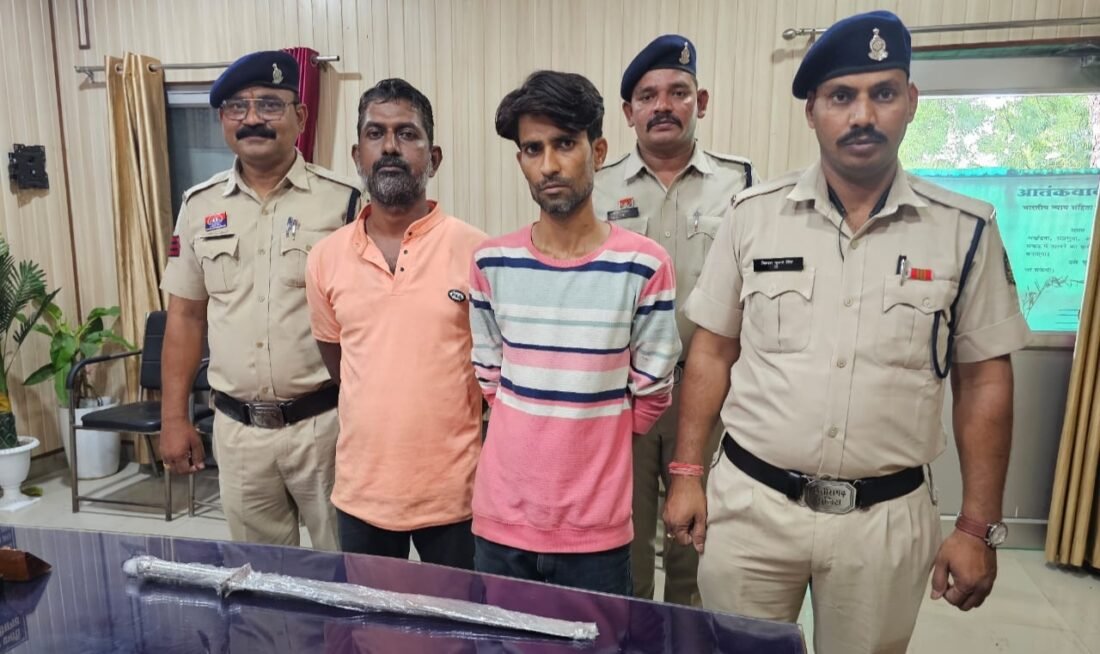 नंदनी रोड शराब भट्टी के सामने तलवारबाजी: दो आरोपी गिरफ्तार