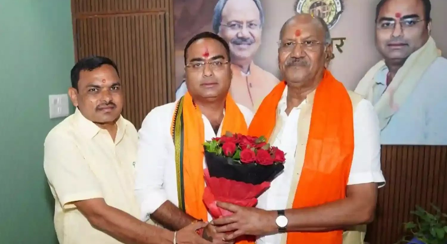 रायपुर: सांसद बृजमोहन अग्रवाल ने जोन क्र. 10 अध्यक्ष के पदभार ग्रहण समारोह में दी शुभकामनाएं