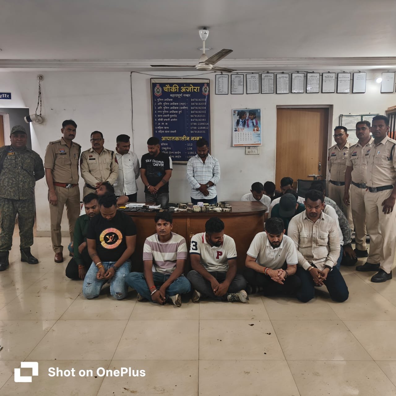 दुर्ग पुलिस की जुआरियों के खिलाफ बड़ी कार्रवाई: 18 गिरफ्तार, 10.82 लाख रुपये नकद और 20 मोबाइल जब्त