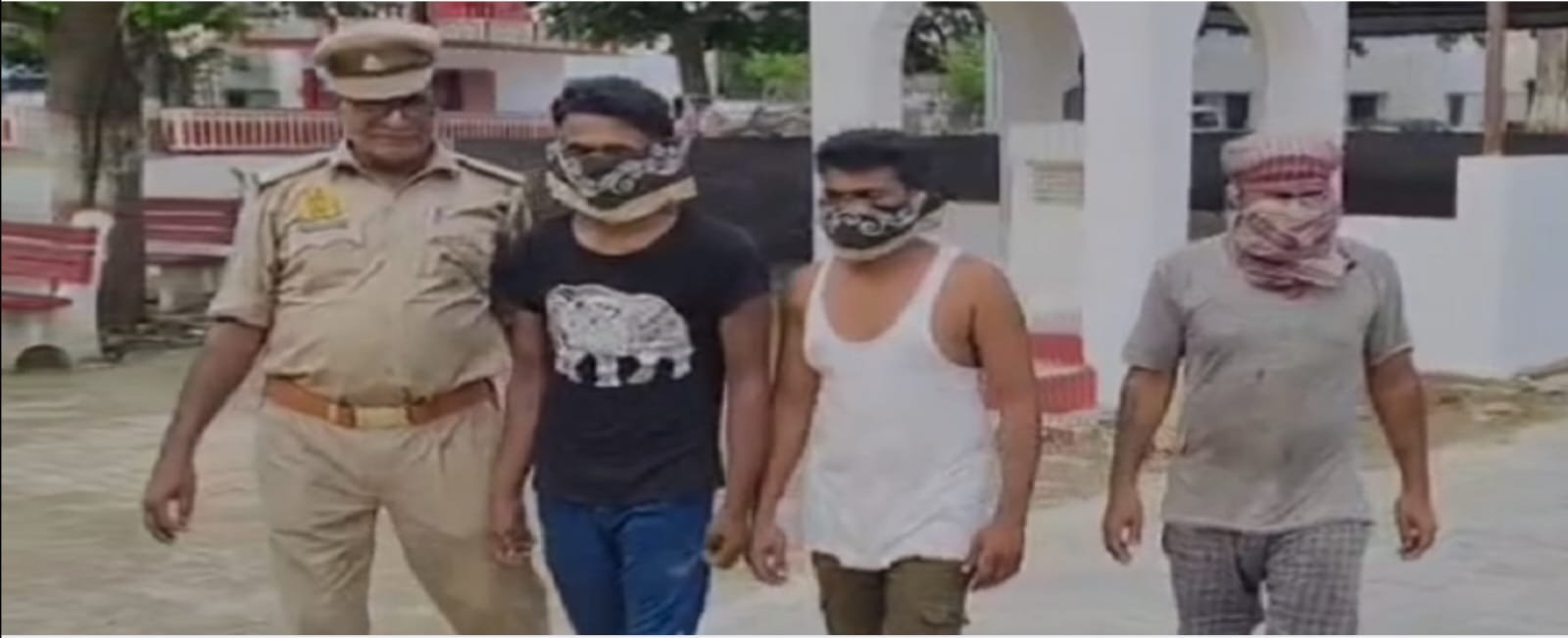 नेपाल के खुले बॉर्डर से तस्करी का घिनौना खेल: 45 बोरी हड्डियों का चूरा बरामद, तीन गिरफ्तार