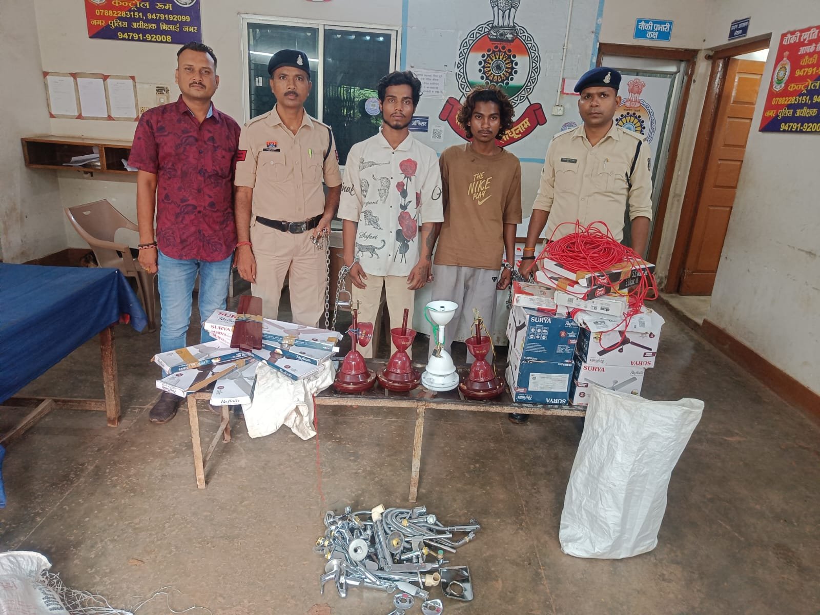 गैंग बनाकर चोरी करने वाले शातिर चोर गिरफ्तार, 24 घंटे में त्रिनयन ऐप की मदद से नकबजनी का खुलासा