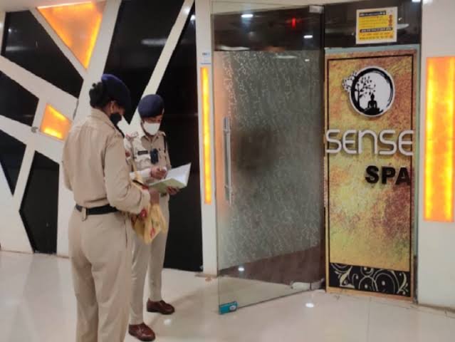 भिलाई के सूर्या मॉल में स्पा सेंटर पर छापा: सेक्स रैकेट का भंडाफोड़