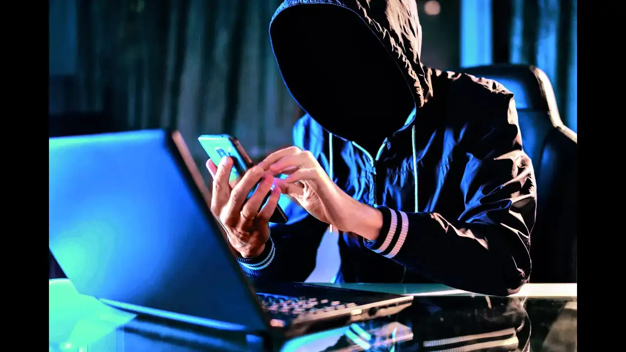 शातिर लुटेरे का फर्जी DP से ठगी का खेल, सोशल मीडिया के जरिए लड़कियों को बनाया शिकार