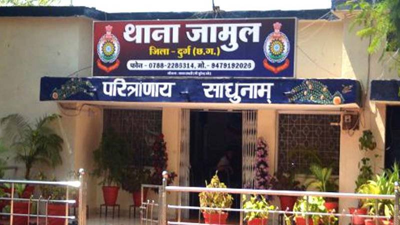 दामाद ने ससुर को जिंदा जलाने की कोशिश, मामला दर्ज, आरोपी फरार