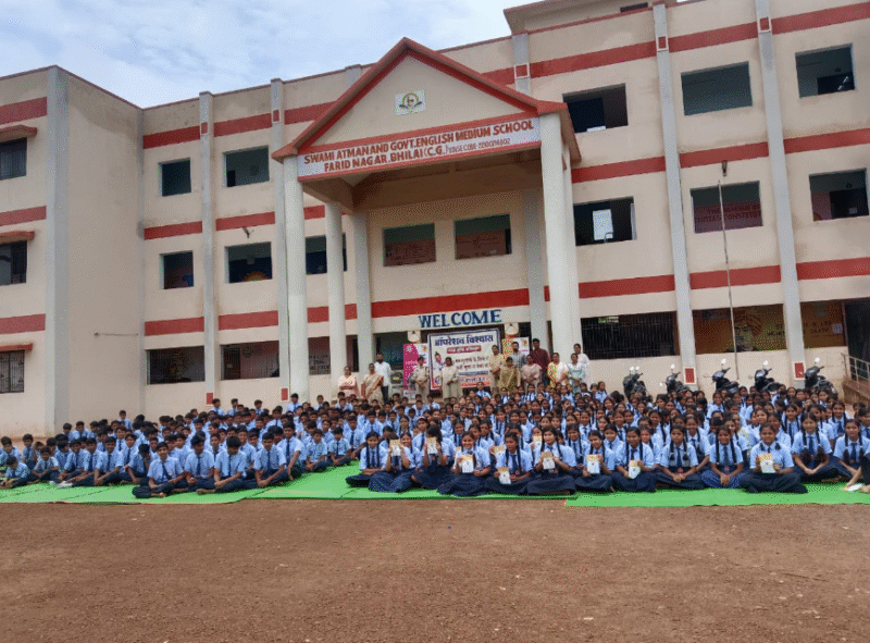 दुर्ग में महिला रक्षा टीम का ऑपरेशन विश्वास: छात्र-छात्राओं को आत्मरक्षा और जागरूकता का पाठ