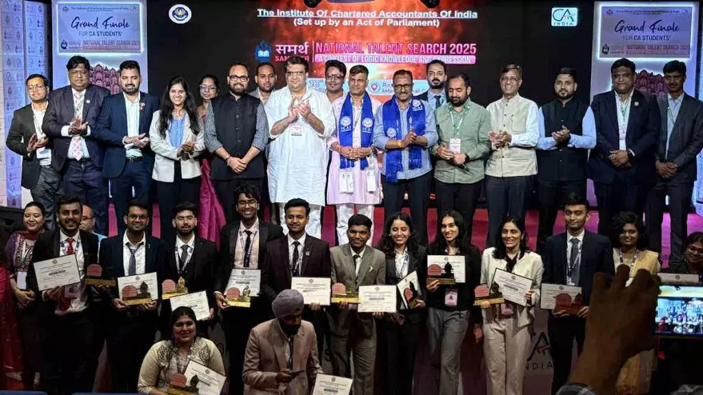 रायपुर के छात्रों ने जयपुर में रचा इतिहास, राष्ट्रीय पिच डेक प्रतियोगिता में हासिल किया प्रथम स्थान