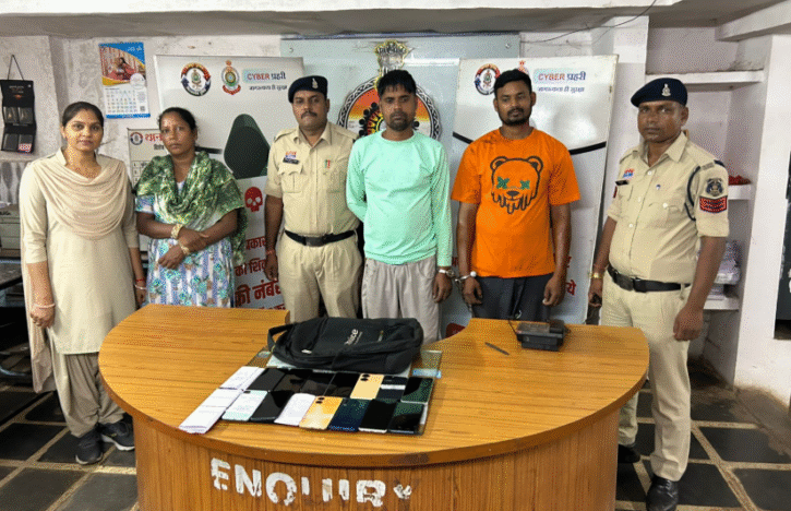 भिलाई नगर: जगन्नाथ रथ यात्रा में मोबाइल चोरी करने वाला गिरोह पकड़ा गया, 4.55 लाख के 16 मोबाइल बरामद