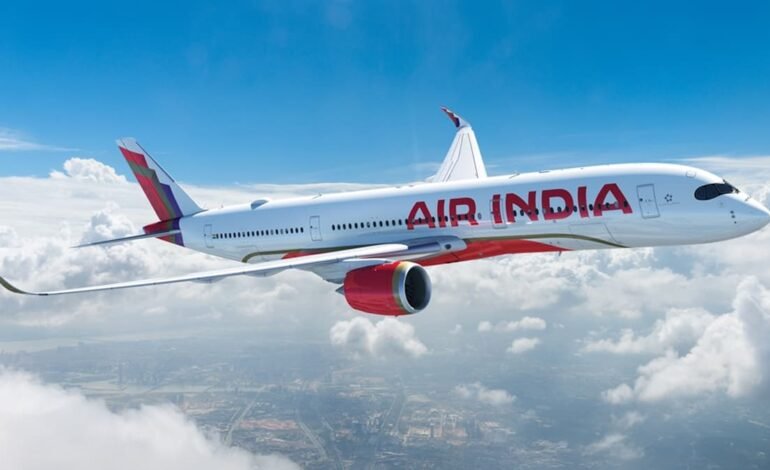 रनवे पर कंटेनर से टकराया Air India का विमान, बाल-बाल बचे सैकड़ों यात्री