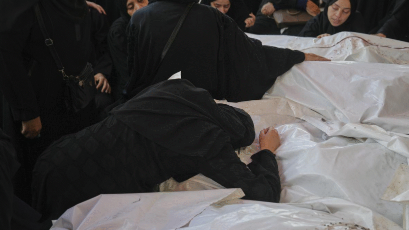 गाजा में इजरायली हवाई हमलों और सहायता स्थल के पास गोलीबारी में कम से कम 52 फिलिस्तीनी मारे गए