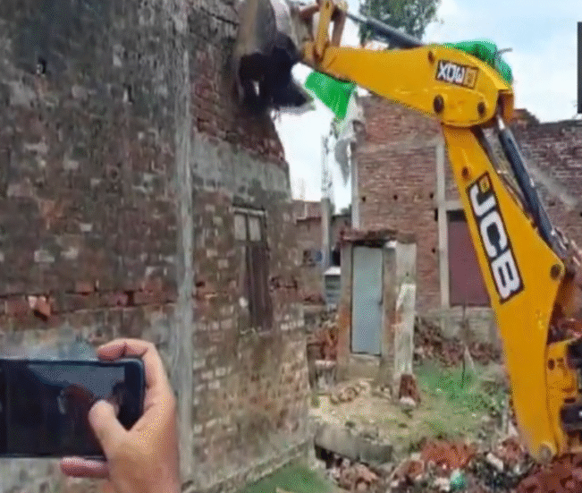 बलरामपुर में बुलडोजर कार्रवाई: छंगुर बाबा के सहयोगी निशाने पर