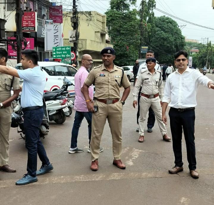 रायपुर: HSRP नंबर प्लेट नहीं लगाने वाले 111 वाहनों पर कार्रवाई, पुलिस-परिवहन विभाग का संयुक्त अभियान