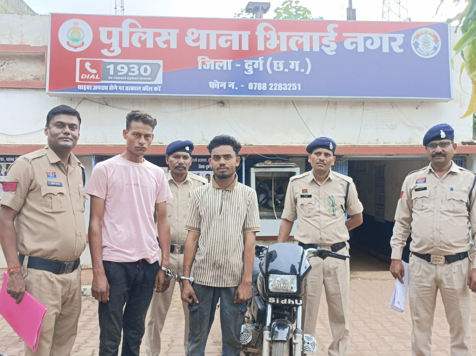 भिलाई में चोरी की मोटरसाइकिल बरामद: दो आरोपी गिरफ्तार, सशक्त ऐप ने निभाई अहम भूमिका