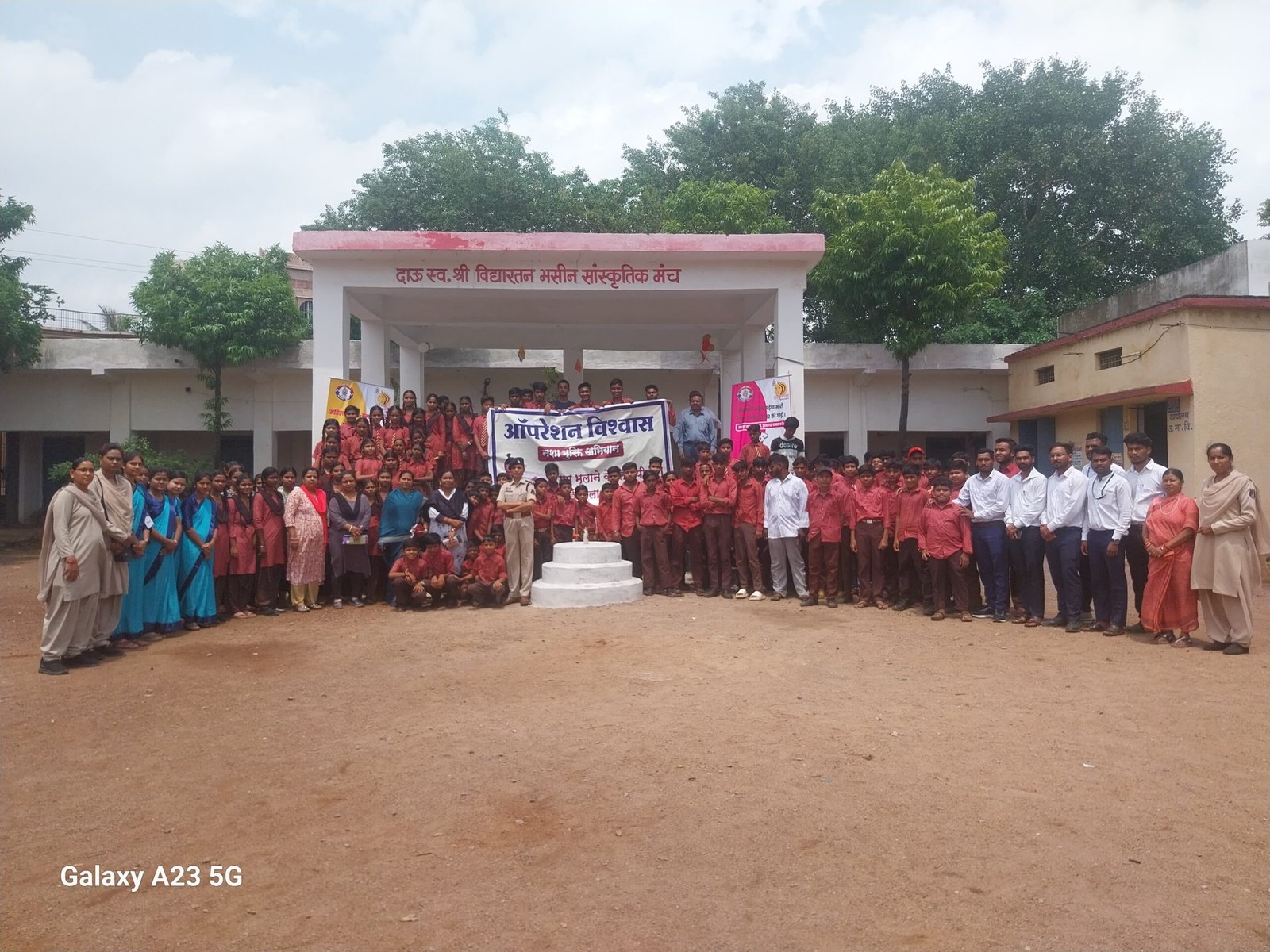 दुर्ग में नशे के खिलाफ अभियान: महिला रक्षा टीम ने स्कूल में किया जागरूकता कार्यक्रम