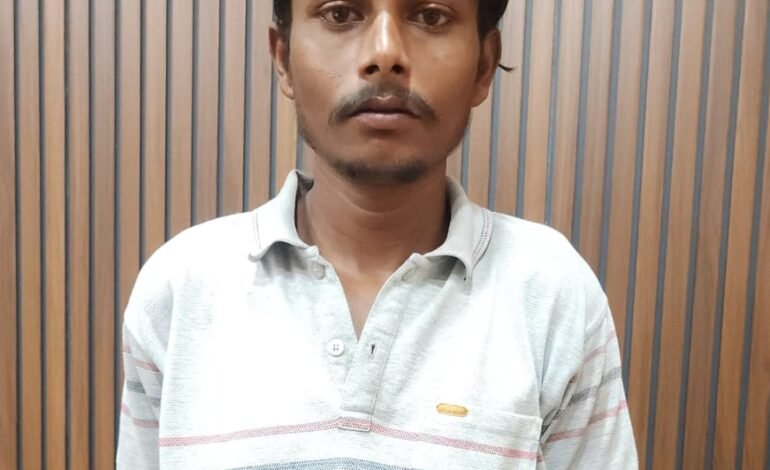 चोरी की मोटरसाइकिल के साथ आरोपी गिरफ्तार