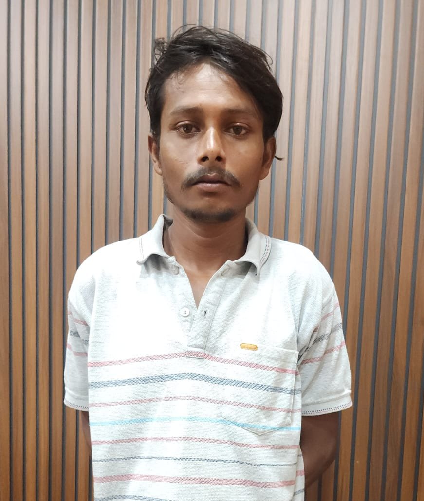 चोरी की मोटरसाइकिल के साथ आरोपी गिरफ्तार