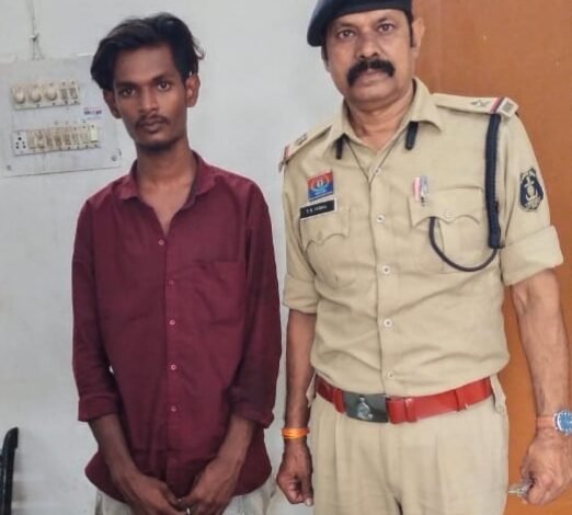 रायपुर पुलिस की बड़ी कार्रवाई: अवैध शराब के साथ युवक गिरफ्तार