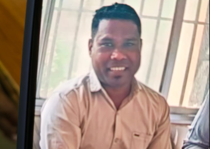 दुर्ग: भिलाई-3 कोर्ट में क्लर्क की आत्महत्या के बाद कर्मचारियों में आक्रोश, हड़ताल और प्रदर्शन