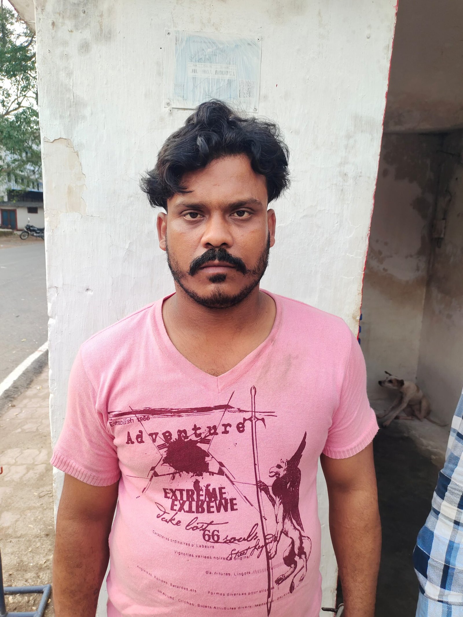 रायपुर पुलिस की बड़ी कार्रवाई: अवैध शराब तस्करी के फरार आरोपी शिवशंकर राजपूत गिरफ्तार