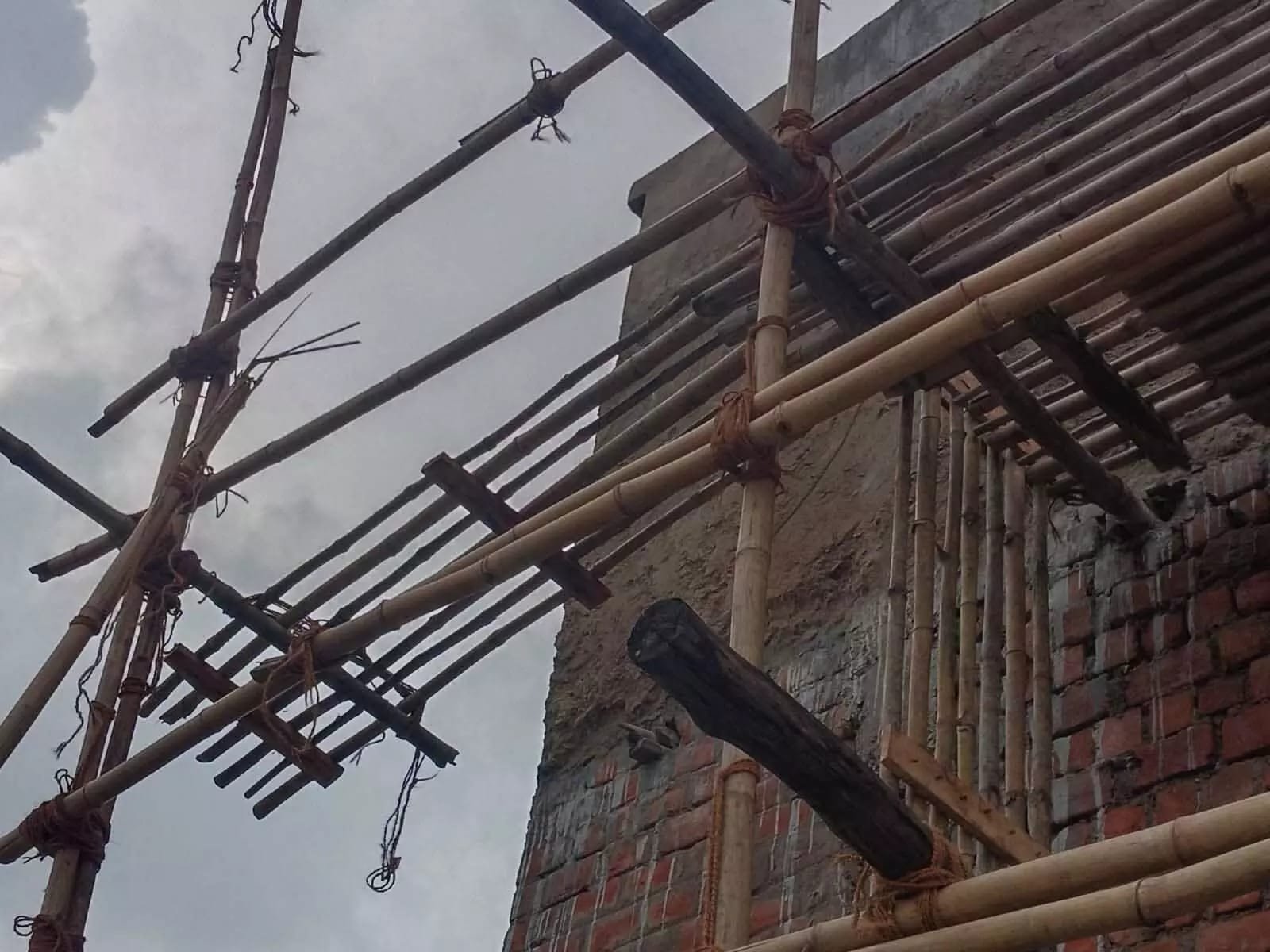 रायपुर: निर्माणाधीन मकान में हादसा, प्लास्टर करते समय मजदूर की मौत