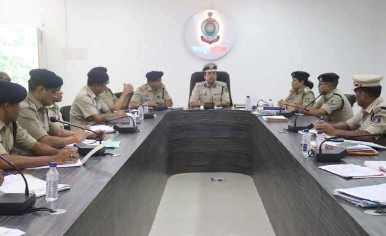 जशपुर पुलिस की सख्ती: नशीली दवाओं की बिक्री पर कठोर कार्रवाई, क्राइम मीटिंग में SSP ने दिए निर्देश