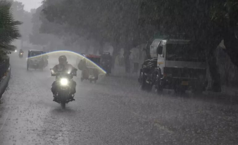 रायपुर में 15 मिनट की तेज बारिश से जलभराव, जनजीवन प्रभावित