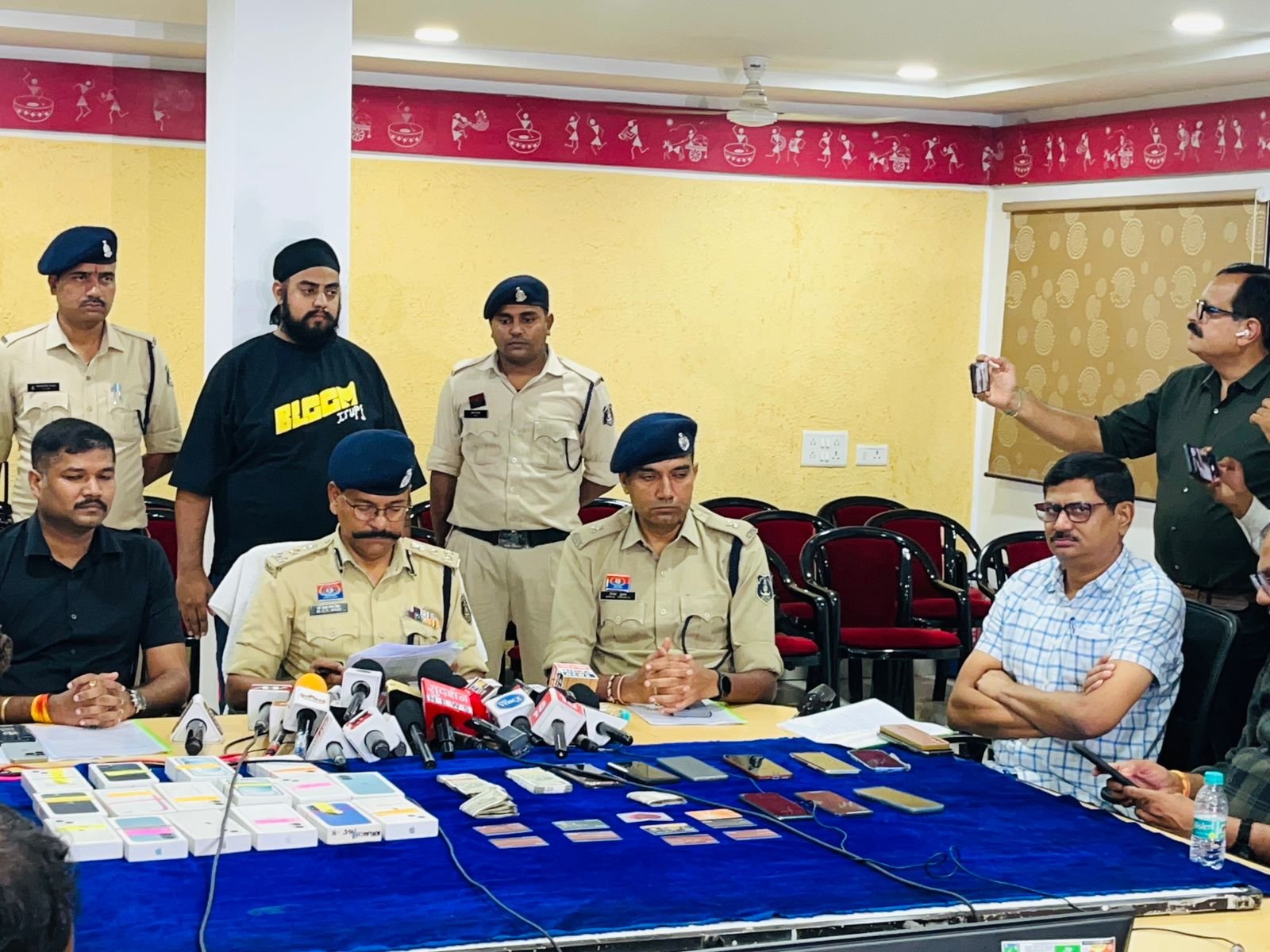 मोबाइल फोन फाइनेंस के नाम पर लाखों की ठगी करने वाला सिमरन जीत सिंह अजमानी गिरफ्तार