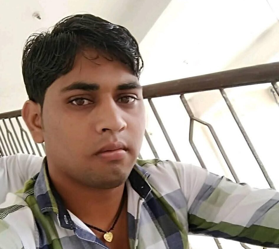 गुंडरदेही में तालाब किनारे जुआ खेलने गए युवक की मौत, पुलिस की लापरवाही पर चक्काजाम