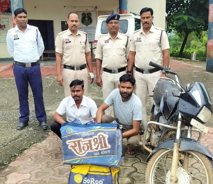 जशपुर में नशे के सौदागरों पर पुलिस का शिकंजा: 44 हजार की नशीली कफ सिरप के साथ दो गिरफ्तार