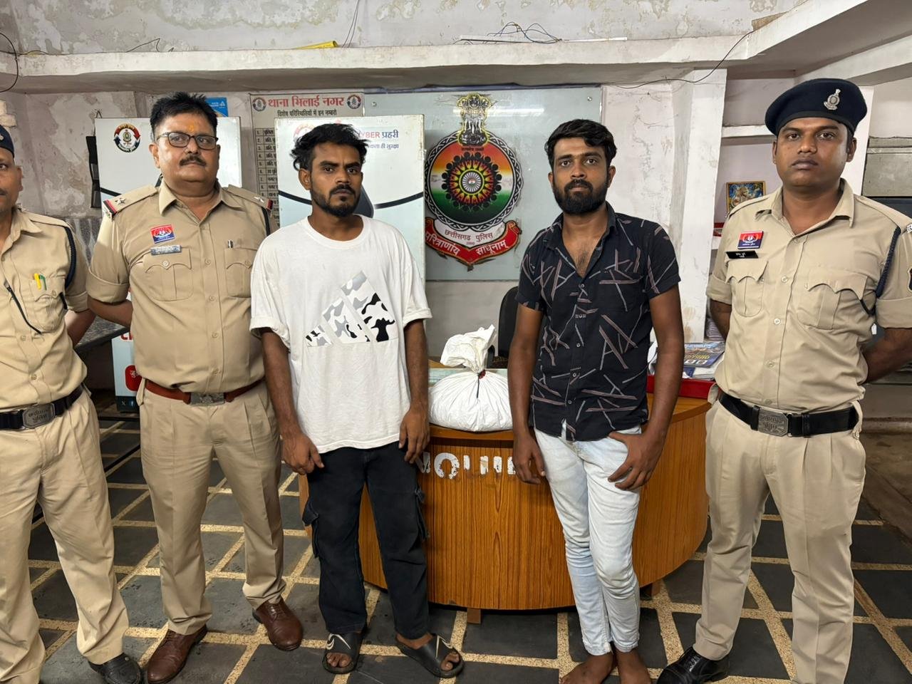 भिलाई नगर पुलिस की बड़ी कार्रवाई: ऑपरेशन विश्वास के तहत 1.36 किलो गांजा के साथ दो तस्कर गिरफ्तार