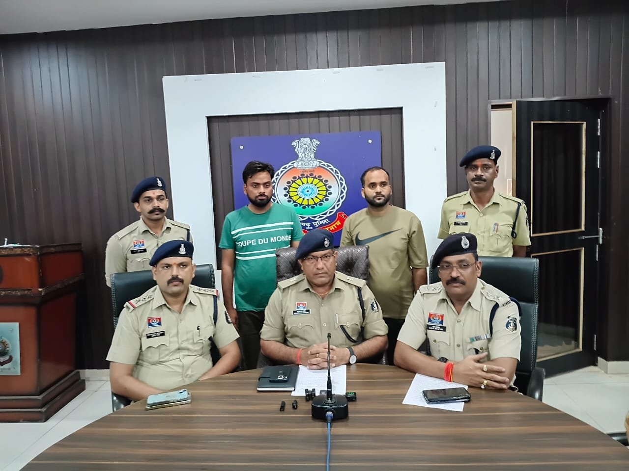 डिजिटल अरेस्ट के जरिए 12.5 लाख की ठगी, फतेहपुर से दो साइबर ठग गिरफ्तार