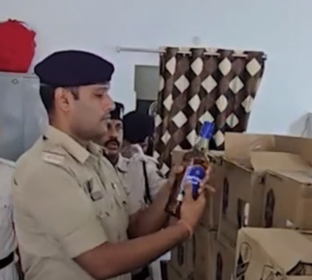 पंजाब से छत्तीसगढ़ के रास्ते 51 लाख की शराब तस्करी: बिहार में होनी थी डिलीवरी, चुनाव में खपाने की थी प्लानिंग