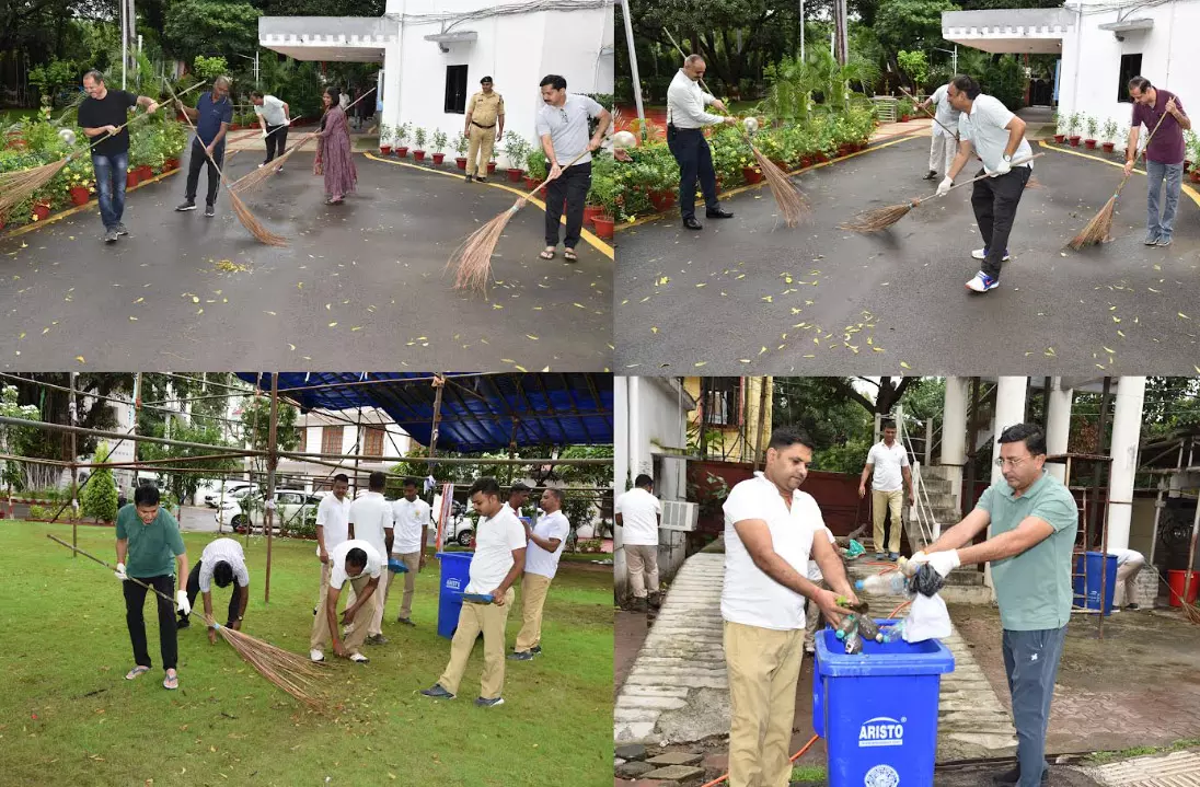 Raipur राजभवन परिसर में स्वच्छ भारत अभियान के तहत सफाई-सफाई