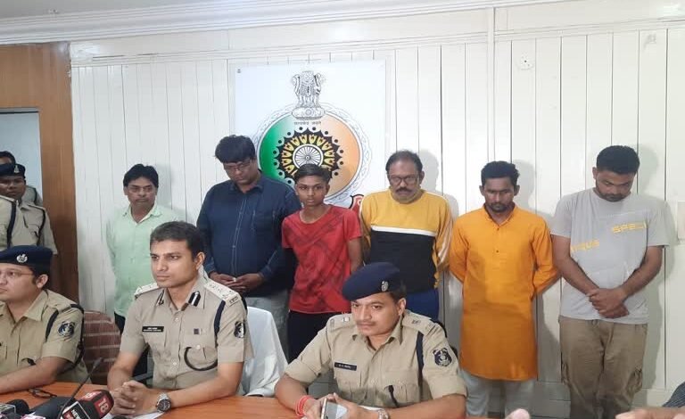 अंतरराष्ट्रीय ड्रग्स तस्कर को Raipur Police ने पकड़ा, सनसनीखेज खुलासा दोपहर में