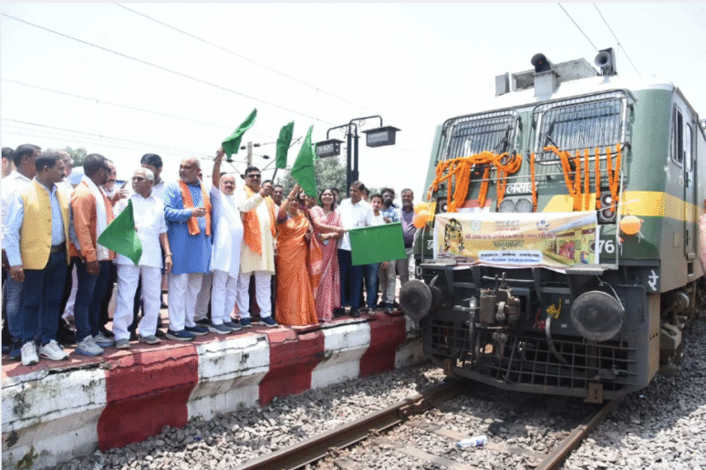 दुर्ग से 149 श्रद्धालु अयोध्या रवाना, श्रीरामलला दर्शन योजना शुरू