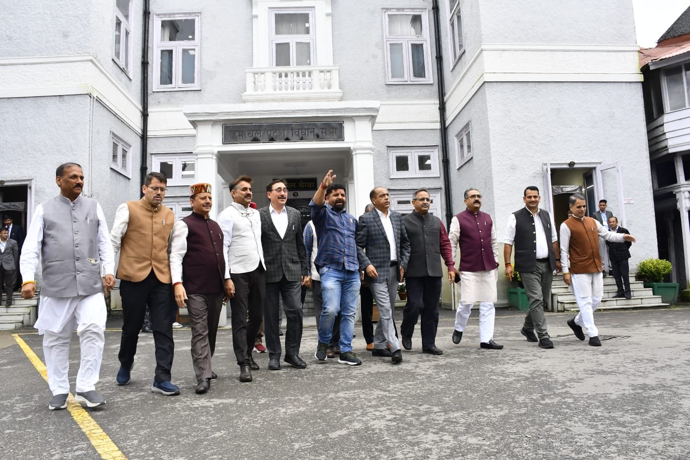 उद्योगों के पलायन का कारण: Congress सरकार की गलत नीतियाँ और भ्रष्टाचार