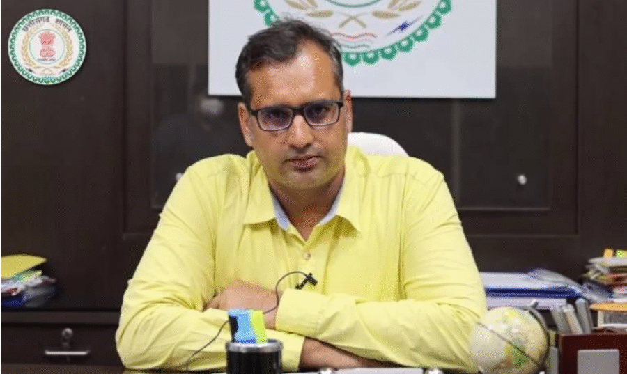 Ex. Collector की फर्जी प्रोफाइल बनाकर 75 हजार की ठगी