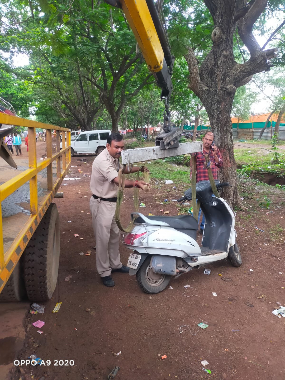 शिव महापुराण कथा के दौरान यातायात पुलिस दुर्ग की कड़ी निगरानी: 55 प्रकरणों में कार्रवाई