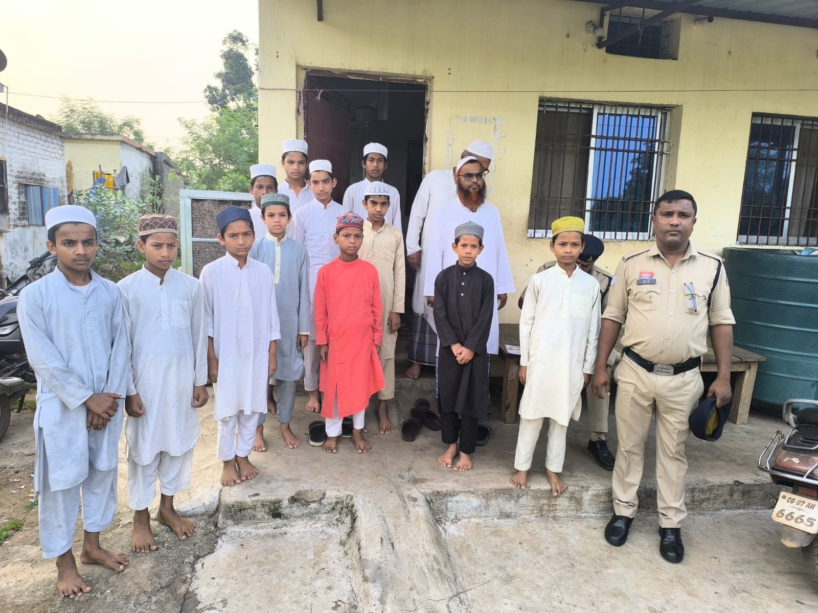 Jamul: अटल आवासों में पुलिस का तड़के Checking अभियान, 31 संदिग्धों की हुई पहचान