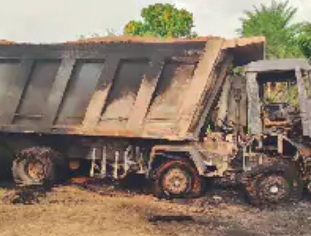 Balod  में हाइवा में लगी भीषण आग, वाहन जलकर खाक