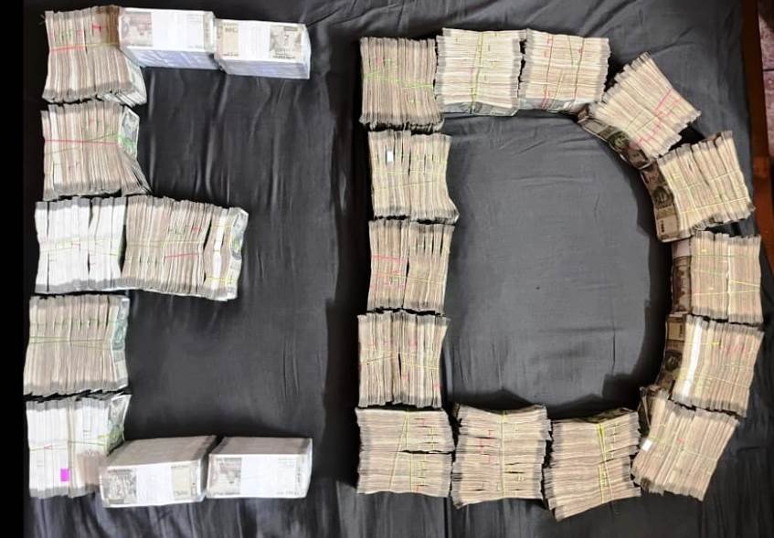 गैरकानूनी लौह अयस्क निर्यात मामले में ED की करवाई – नकदी, Gold और करोड़ों की Bank राशि जब्त