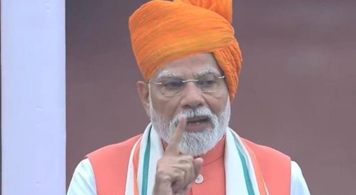 स्वतंत्रता दिवस: PM मोदी ने 12वीं बार लाल किले से किया राष्ट्र को संबोधित, ऑपरेशन सिंदूर पर दिया जोर