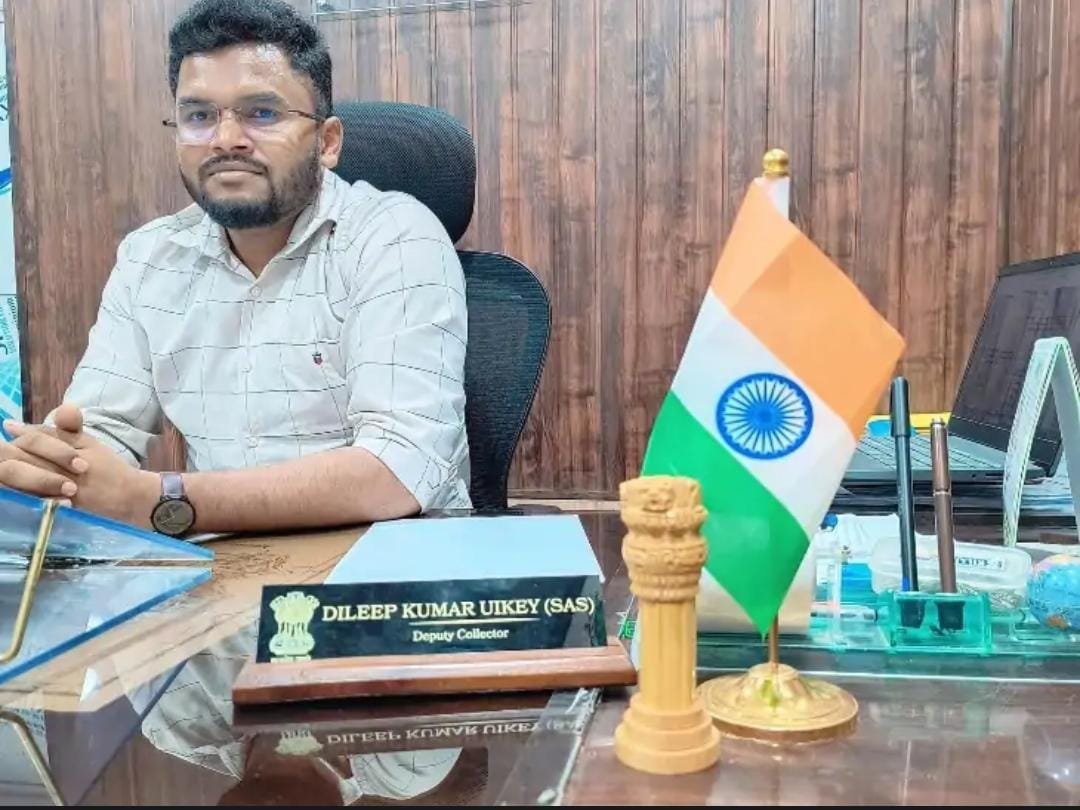 Deputy collector पर आरक्षक ने लगाया Rape का आरोप, तीन बार कराया Abortion